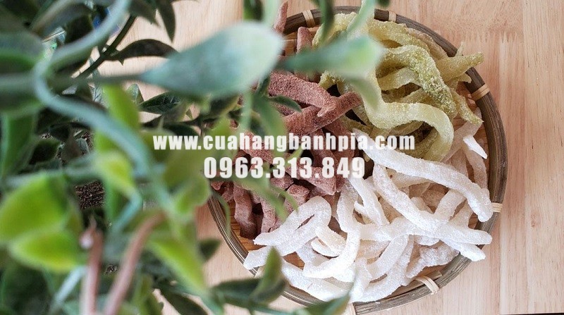 Mứt dừa non truyền thống nay đậm vị hơn khi thêm sữa hay vani