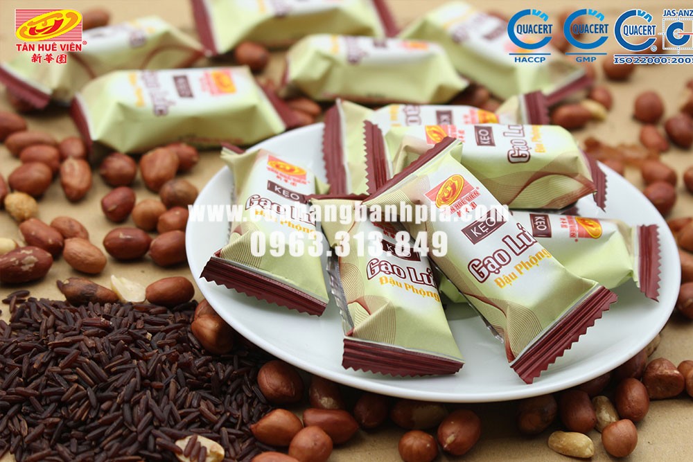 bánh kẹo làm quà biếu tết